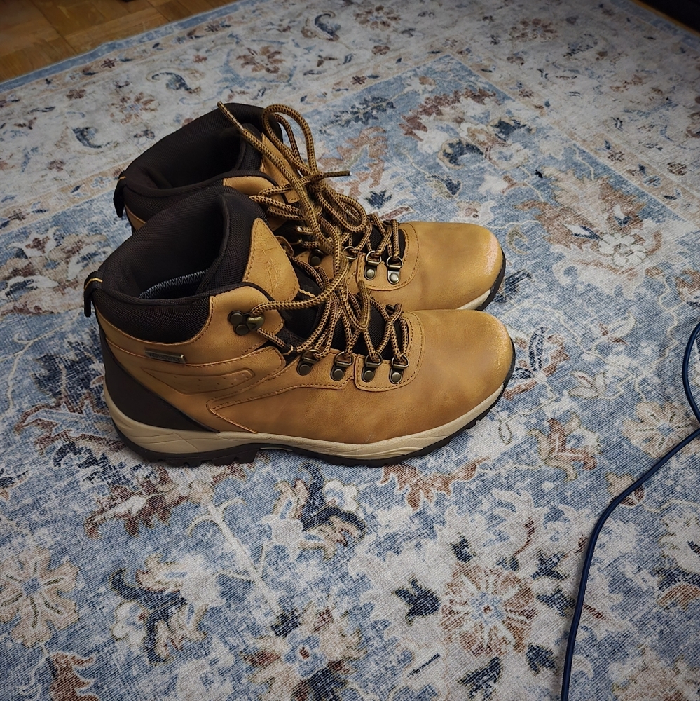 Womens Tan Hiking Boots